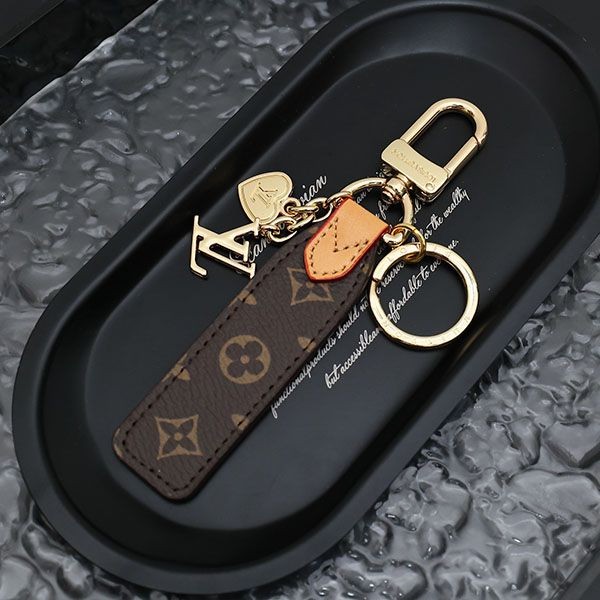 ルイヴィトン ギフトハートが可愛い コピー キーホルダー vuh82661